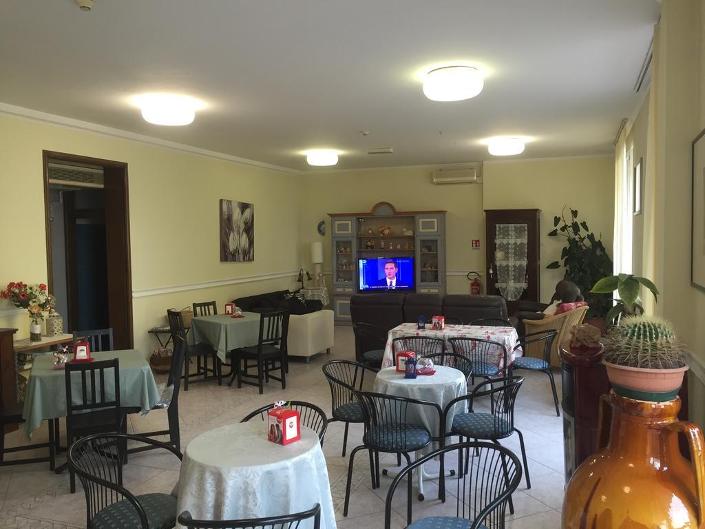 Hotel Acapulco Визербелла Экстерьер фото